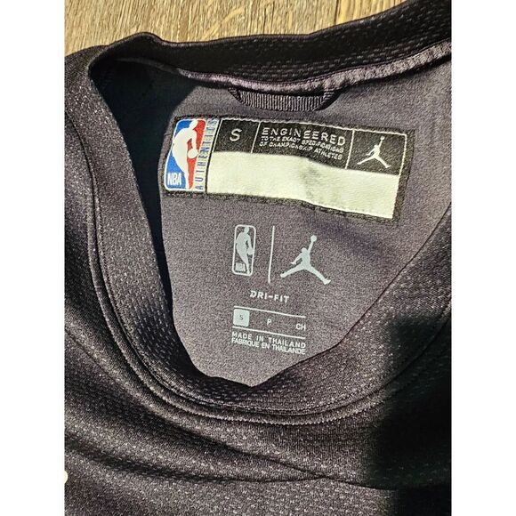 NBA Authentic Jordan Charlotte Hornets Short Sleeve Top, EUC - Picture 8 of 11